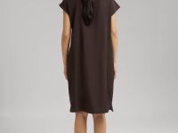 Трикотажное платье со льном