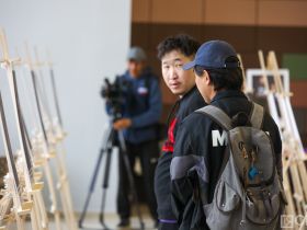 Фотовыставку «Семья героя» открыли в аэропорту Якутска