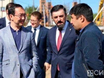 Глава Якутии поручил ускорить темпы строительства трех домов в Чульмане