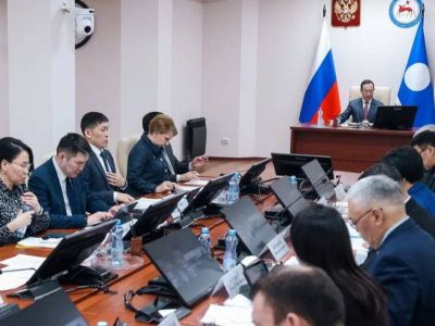 Глава Якутии провёл заседание республиканской комиссии «Вместе к Победе!»