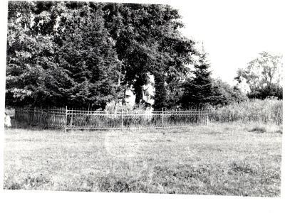 Братская могила советских воинов, погибших в боях с фашистами