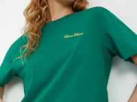 Базовая футболка прямого кроя