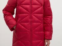Стеганое утепленное пальто с капюшоном