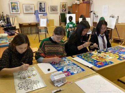 В Якутске ученики художественной школы оформят витраж в больнице