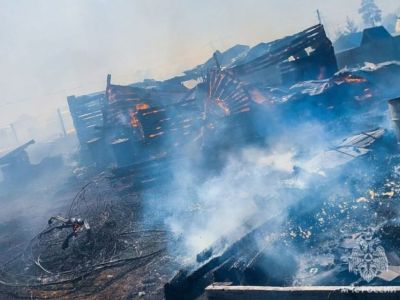 Названа предварительная причина пожара в Нижнем Бестяхе