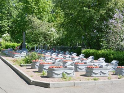 Четыре братских захоронения воинов Советской Армии, погибших в годы Великой Отечественной войны 1941-1945 гг.