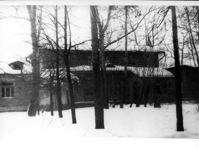 Здание, где 13 февраля 1921 г. в бюро парт. ячейки прядильно-ткацкой фабрики им. Октябрьской революции Ленин Владимир Ильич беседовал с местными коммунистами