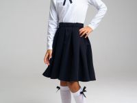 Трикотажная блузка с бантом