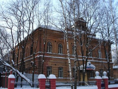 Здание городского  приюта имени Сухаревых