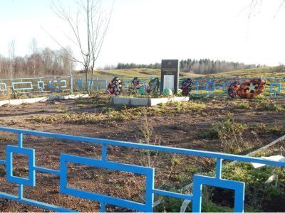 Братская могила воинов Советской Армии, погибших в боях с немецко-фашистскими захватчиками в период Великой Отечественной войны