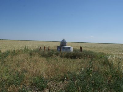 Братская могила мирных жителей-жертв фашистского террора