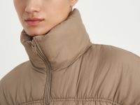 Стеганая куртка с воротником-стойкой