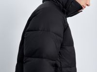 Пуховое пальто с воротником-стойкой