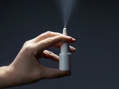 Детей до пяти лет можно будет вакцинировать от коронавируса "Спутником V" в виде спрея для носа