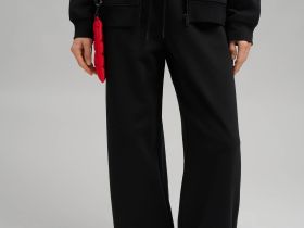 Трикотажные брюки объемного кроя из футера