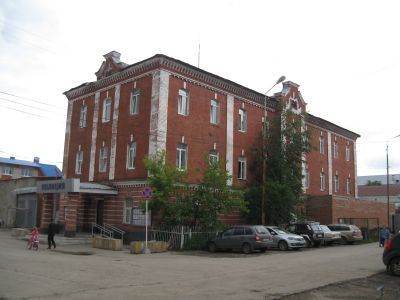 Дом для холостых. Здесь в 1917-1920 гг. работал первый Совет рабочих и солдатских депутатов