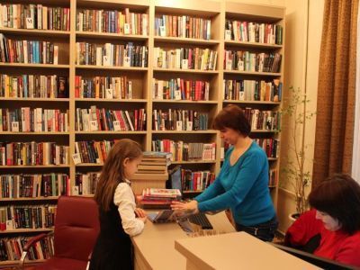 Библиотека – информационный центр «Компас»