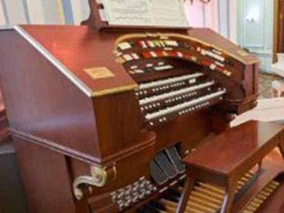Театральный орган в усадьбе. Эйнауди при свечах