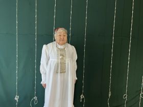 В Булунском районе пенсионерка превратила увлечение в дополнительный доход