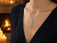 Подвеска из серебра с хризолитами э0611пд01260373