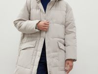 Утепленное пальто с капюшоном