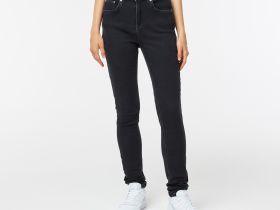 Женские джинсы Lacoste облегающего кроя
