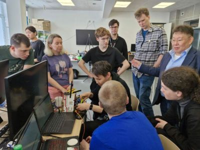 Школьники Якутии успешно запустили спутник «кансат» на высоту 30 км