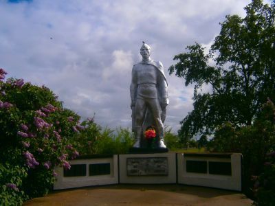 Обелиск воинам, погибшим в годы Великой Отечественной войны (1941-1945 гг.)