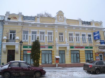 Жилой дом с магазином