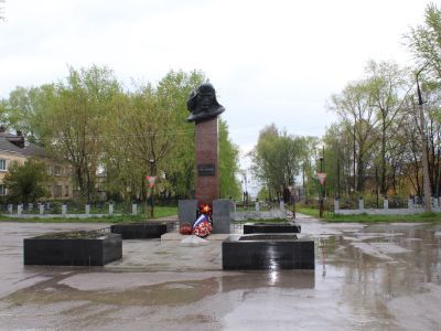 Памятник Герою Советского Союза Елькину В.И.