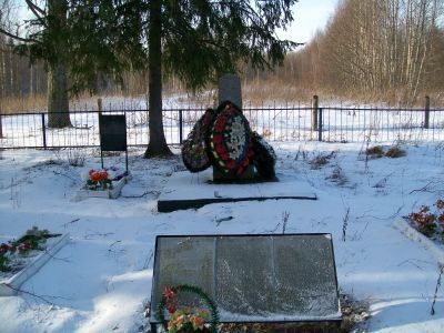 Воинское кладбище, где похоронены воины Советской Армии, погибшие в боях с немецко-фашистскими захватчиками в период Великой Отечественной войны