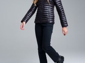 Куртка текстильная с полиуретановым покрытием для девочек