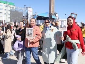 Фото. В Якутске акция «Бессмертный полк» собрала более 50 тысяч человек