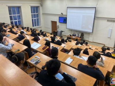 Полицейские провели лекцию по кибербезопасности для студентов Якутска