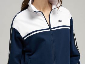 Толстовка свободного кроя из футера