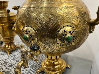 В Якутске открылась выставка самоваров коллекционера Анжелики Романовой