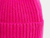 Вязаная шапка с козырьком из шерсти