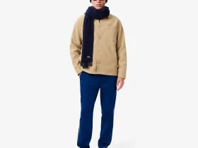 Шерстяная шапка Lacoste унисекс в рубчик