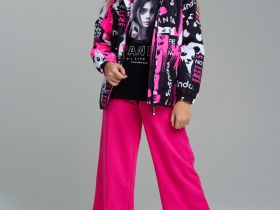 Куртка текстильная с полиуретановым покрытием для девочек (ветровка)