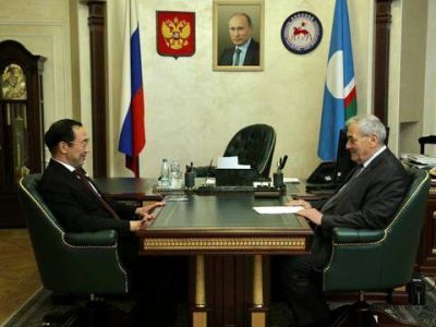 Развитие транспортной инфраструктуры Якутии обсудили Айсен Николаев и Вячеслав Штыров