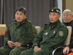 Якутянам вручили нагрудные знаки союза добровольцев Донбасса