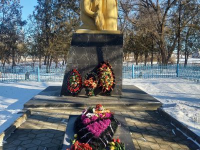 Братская могила воинов Советской Армии, павших смертью храбрых в годы Великой Отечественной войны