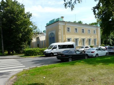 Дома "Готические" с палисадниками (четыре)