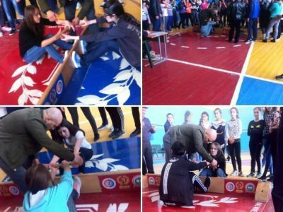 Подарить девушке на 8 марта путевку на соревнования по мас-рестлингу?