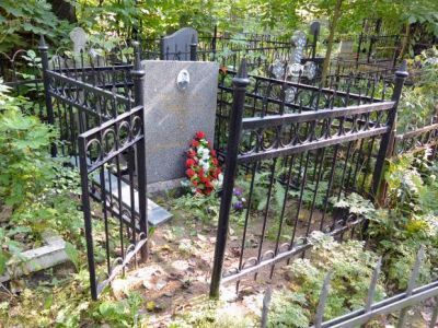 Могила Чуйкова Егора Сергеевича (1915-1963 г.г.) - Героя Советского Союза