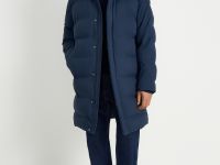 Утепленное пальто с воротником-стойкой