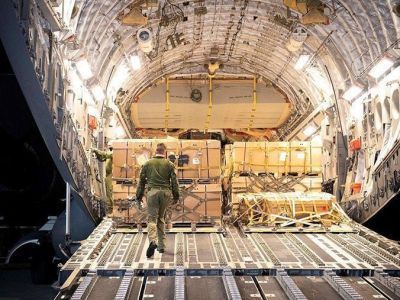 ЕС перевёл Киеву €300 млн, впервые в истории оплатив поставки оружия в зону конфликта