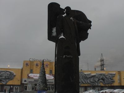 Памятник В.И.Ленину