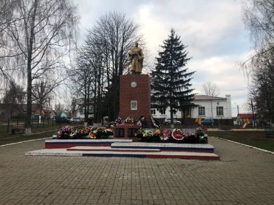 Братская могила воинов Советской Армии, погибших в период Великой Отечественной войны