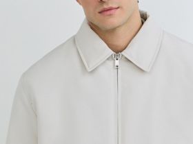 Утеплённый бомбер с отложным воротником, Белый